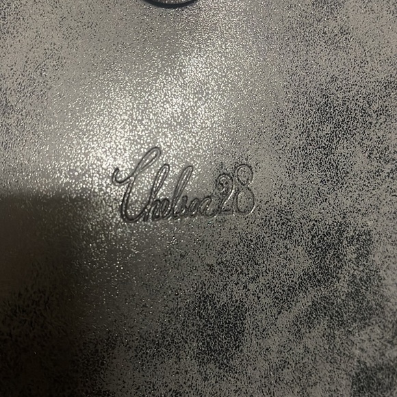 Chelsea28 cross body purse - Picture 4 of 5